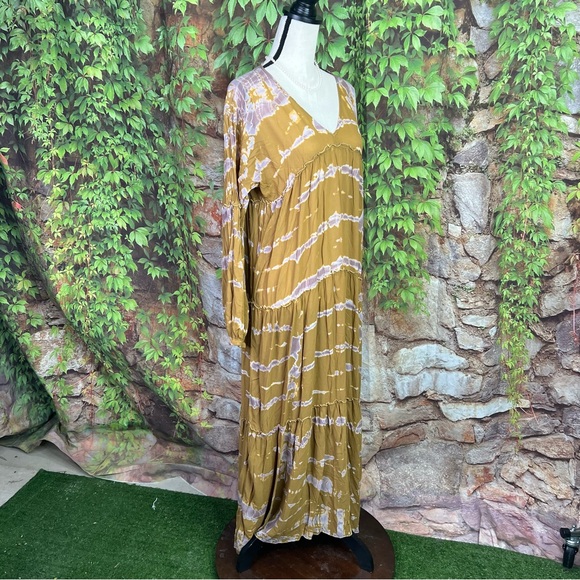 YOUNG, FABULOUS, AND BROKE Gold Batik Maxi Dress, S - Picture 8 of 10